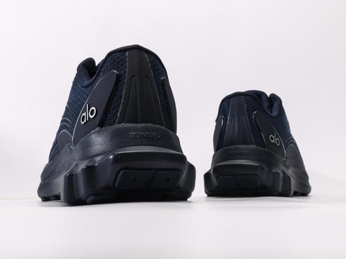 حذاء alo رانر