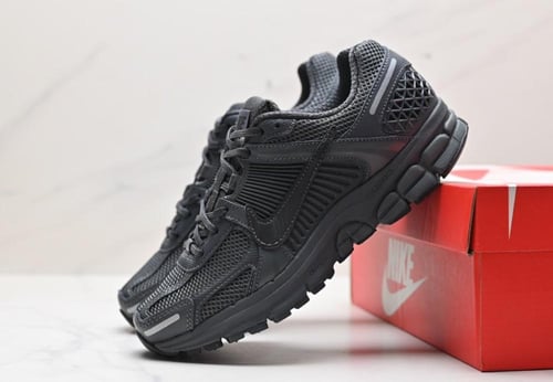 Nike Zoom Vomero 5