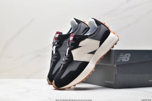 New Balance 327 Black white 1