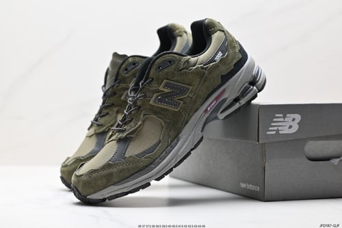 New Balance 2002R ” Protection pack “ Olive