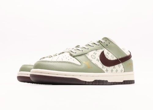 Nike SB Dunk Low