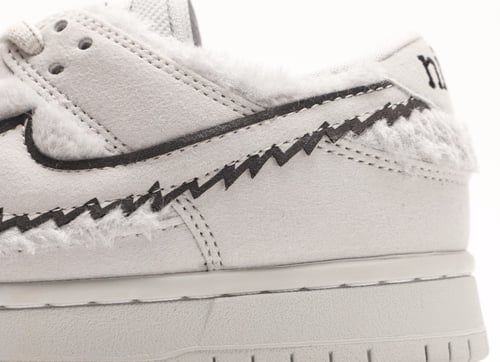 Nike SB Dunk Low Retro