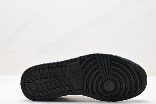 Air Jordan 1 Retro Low Travis Scott