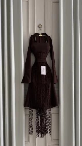 Eve's brown dress