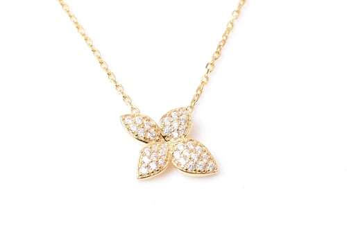 Miss Flour - Rose pendant with sharp angles