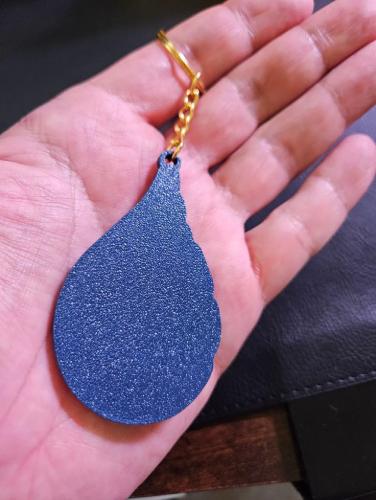 ميدالية أنيقة مكتوب عليها “الحمد لله”