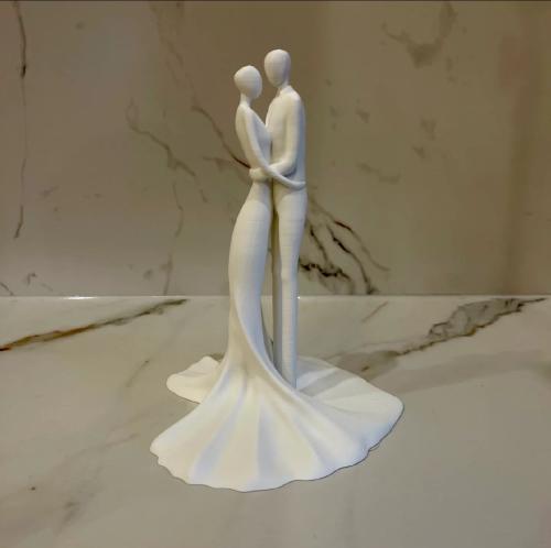 تمثال الزوجين – رمز الحب والاتحاد