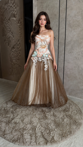 Evening dress with embroidery and beadwork