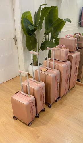 شنط سفر ٧ قطع