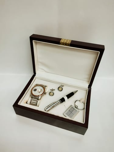 طقم هدايا ساعة قلم ميدالية كبك علبه خشب فاخر