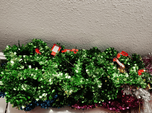 طربوش حفلات صغير ملون