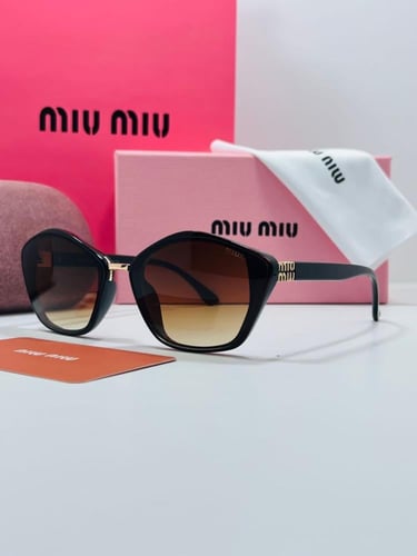 نظارة شمسية من ميو ميو هاي كوالتي