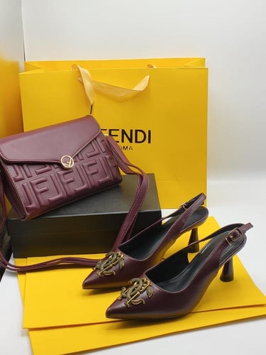 طقم شنطة وكعب يتوفر عدة الوان