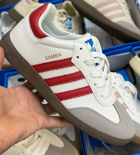 شوز اديداس كوالتي يتوفر عدة الوان