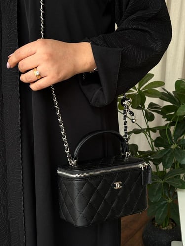 شنط شانيل هاي كوالتي مكياج يتوفر لونين