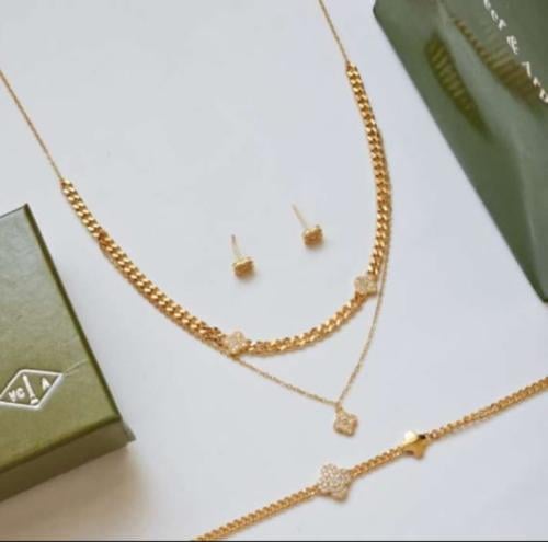 طقم اكسسوار لون ذهبي
