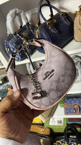 شنط كوتش الحجم الميني هاي كوالتي