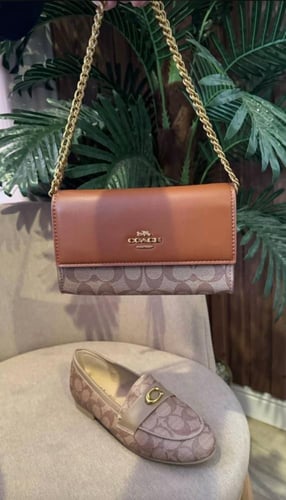 طقم شنطة وشوز كوتش درجة اولى