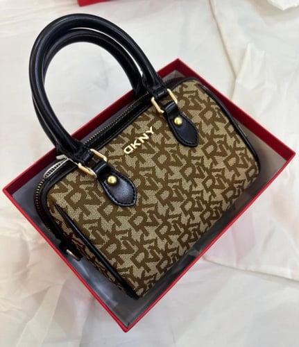 شنط دكني DKNY درجة اولى حجم صغير