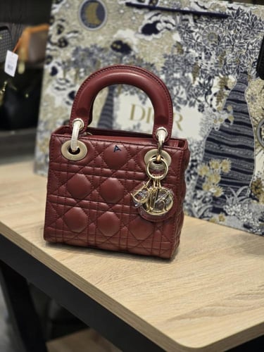 شنط ديور ماستر مقاس 18 يتوفر عدة الوان