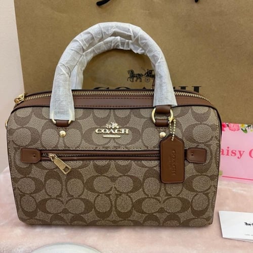 شنط كوتش حجم وسط موضح بالصور هاي كوالتي يتوفر عدة...