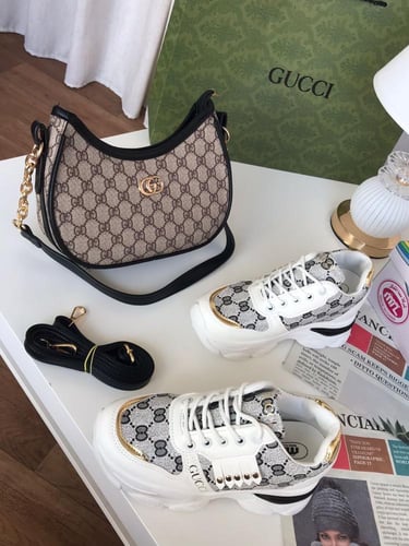 طقم درجة اولى شوز وشنطة