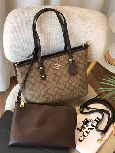 شنط كوتش هاي كوالتي حجم وسط مع محفظة