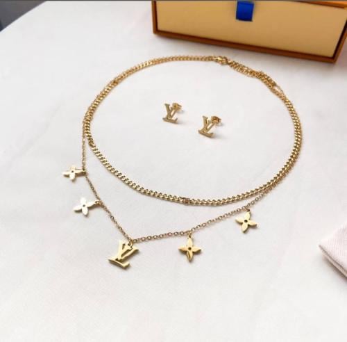 طقم لوس فيتون