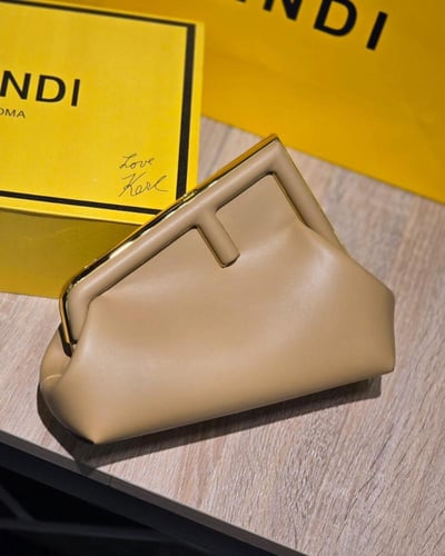 شنط فندي ماستر مع الملحقات الاصلية