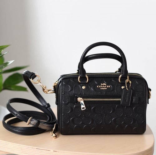 شنط كوتش هاي كوالتي حجم صغير سحاب امامي يتوفر عدة...