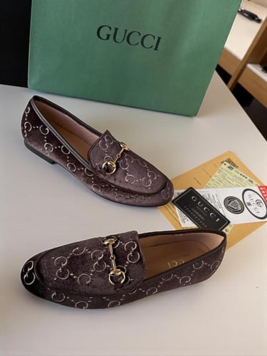 شوز قوتشي ماستر مخمل