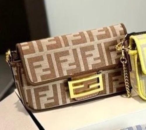 شنط فندي هاي كوالتي حجم صغير مع الملحقات