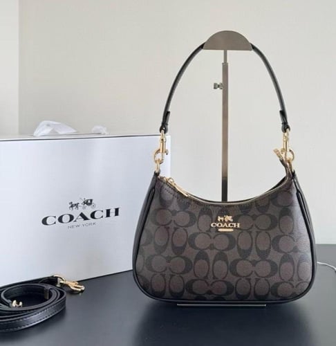 شنط كوتش كوالتي حجم وسط يتوفر عدة الوان