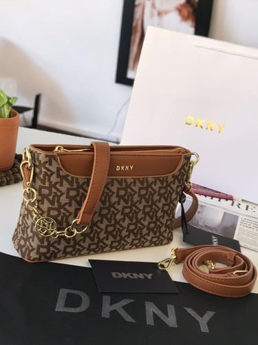 شنط دكني DKNY كوالتي يتوفر عدة الوان