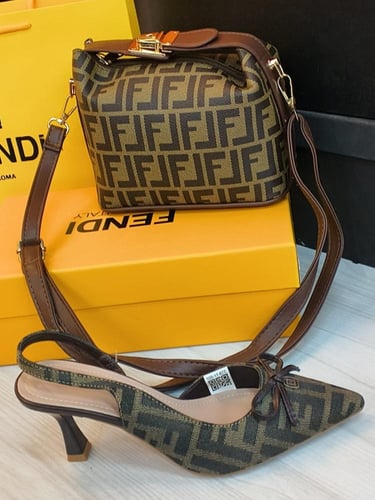 طقم شنطة وكعب يتوفر عدة الوان