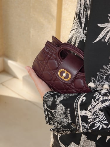 شنط ديور هاي كوالتي المقاس 19 سم الصغير يتوفر عدة...