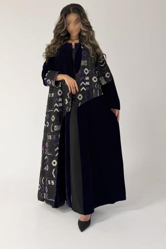 عباية شتوي مخمل لون بنفسجي غامق مع تطريز