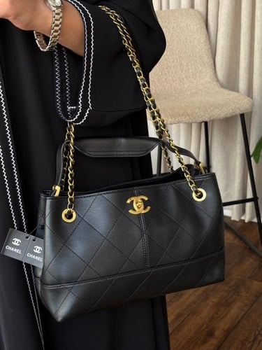 شنطة شانيل جلد حجم وسط