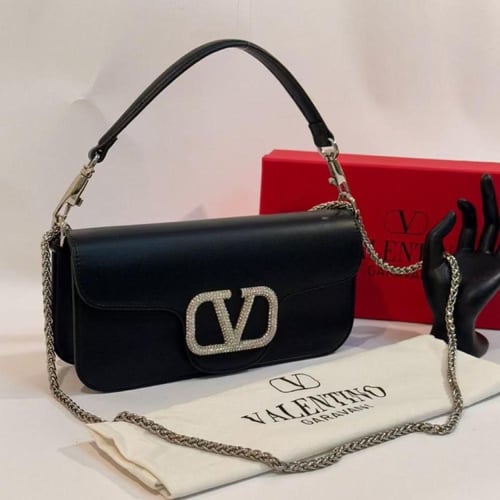 شنط فالنتينو كوالتي الحجم الوسط