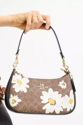 شنطة كوتش هاي كوالتي حجم وسط