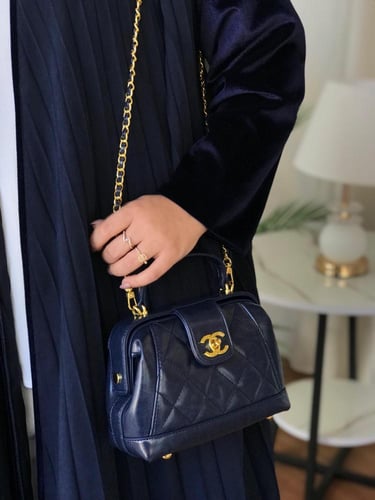 شنط شانيل هاي كوالتي الحجم موضح بالصور مع الملحقات