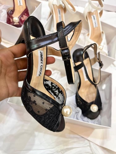 طقم شنطة شانيل وكعب جيمي شو