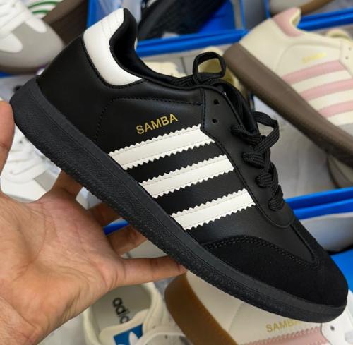 شوز اديداس كوالتي يتوفر عدة الوان