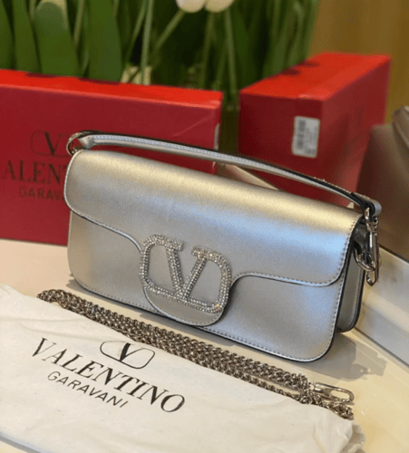 شنط فالنتينو كوالتي الحجم الوسط