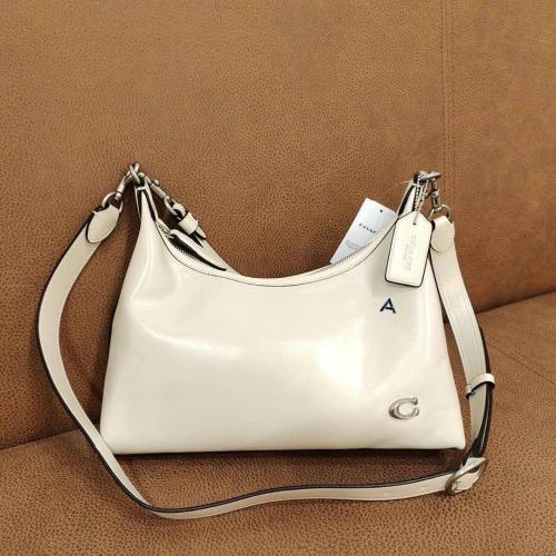 شنط كوتش هاي كوالتي حجم وسط يتوفر لونين