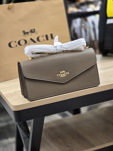 شنط كوتش هاي كوالتي يتوفر عدة الوان