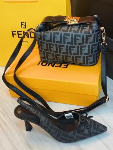 طقم شنطة وكعب يتوفر عدة الوان