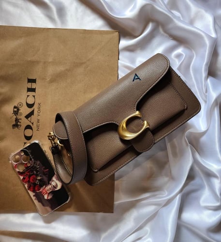 شنطة كوتش هاي كوالتي لون بيج غامق