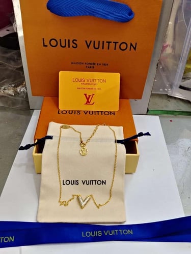 سلسال لويس فيتون مع الملحقات