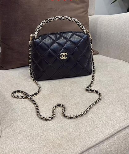 طقم شنطة شانيل وكعب جيمي شو